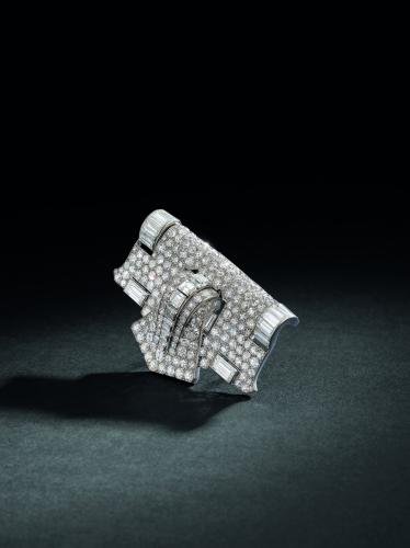 Estimation gratuite de bijoux anciens et haute joaillerie : diamants, rubis, saphirs, émeraudes, Cartier, Van Cleef & Arpels, Boucheron. Expertise confidentielle par Artexpertise Paris.
