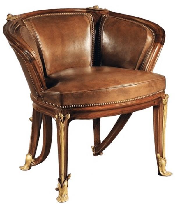 Artexpertise Paris accompagne héritiers et notaires dans l’estimation d’objets d’art lors d’une succession : tableaux, bijoux, mobilier, sculptures et antiquités. Expertise fiable et confidentielle.